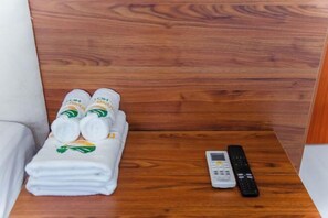 Room - HOTEL THONG HUONG (Ho Chi Minh City)