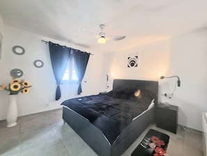 2 bedrooms, iron/ironing board, travel cot, free WiFi