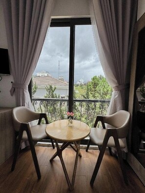 Deluxe Double Room, Balcony, Garden View | Soundproofing, free WiFi