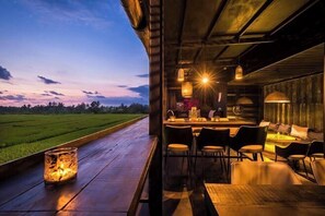Outdoor dining - Ocean View Villa with Rice Field View (Bali)