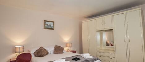 5 chambres, décoration personnalisée, ameublement personnalisé