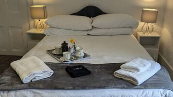 Cottage | 5 bedrooms, individually decorated, individually furnished, free WiFi