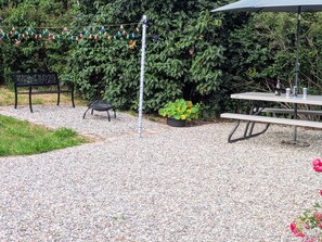 Cottage | Outdoor dining