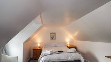 5 bedrooms, individually decorated, individually furnished, free WiFi