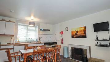 Cookware/dishes/utensils