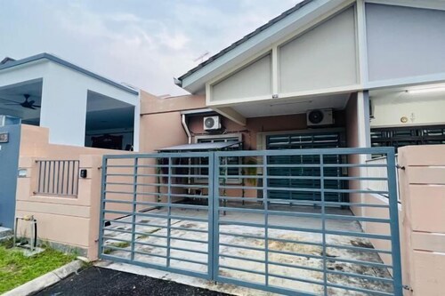 Kulai 3B2R Indahpura Landed House Near JPO
