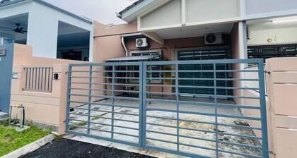 Kulai 3B2R Indahpura Landed House Near JPO