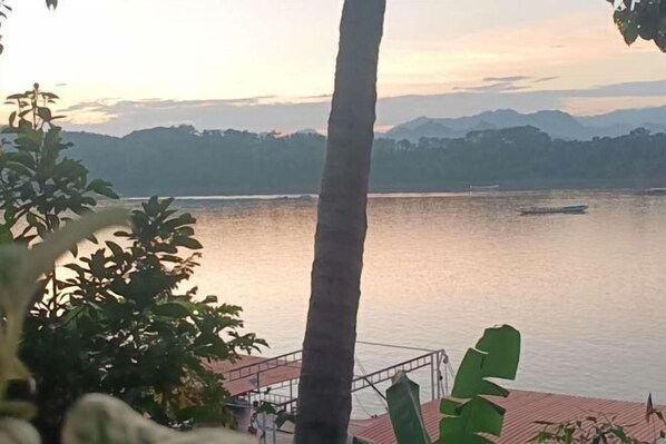 View from property - Joy's Homestay (Luang Prabang)