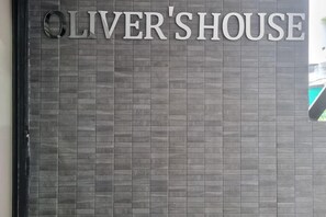 Exterior - Oliver's House in Kaset (Bangkok)