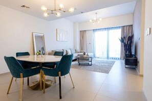 Room - MH - Act Tower - Downtown - Burj View 3BHK -Ref4008 (Dubai)