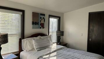 2 bedrooms, iron/ironing board, WiFi, bed sheets