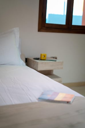 Kahden hengen classic-huone | Tallelokero huoneessa, pimennysverhot, ilmainen Wi-Fi