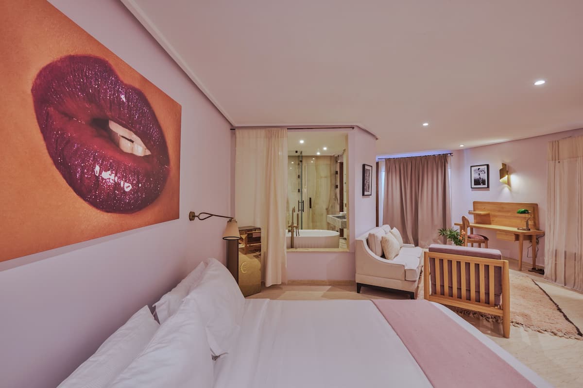 高級套房, 1 間臥室 | 房內夾萬、遮光窗簾/窗簾、免費 Wi-Fi