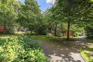 المنطقة المحيطة بالمنشأة