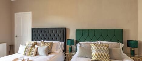 2 bedrooms, desk, iron/ironing board, free WiFi