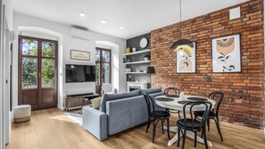 Lägenhet (4) | Vardagsrum | Platt-tv