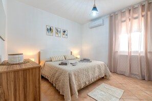 2 bedrooms, iron/ironing board, WiFi, bed sheets - Albachiara by the Sea, Villa with Spacious Veranda (Porto Torres)