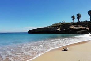 On the beach - Albachiara by the Sea, Villa with Spacious Veranda (Porto Torres)