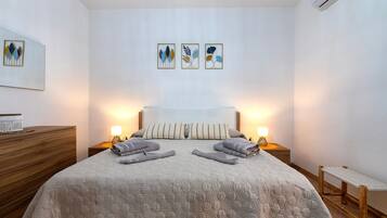 2 slaapkamers, een strijkplank/strijkijzer, wifi, beddengoed