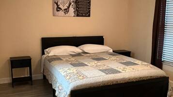 3 dormitorios, escritorio, tabla de planchar con plancha y wifi