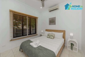 3 عدّة غرف نوم ومكواة/لوح كي وواي فاي وملاءات أسرّة