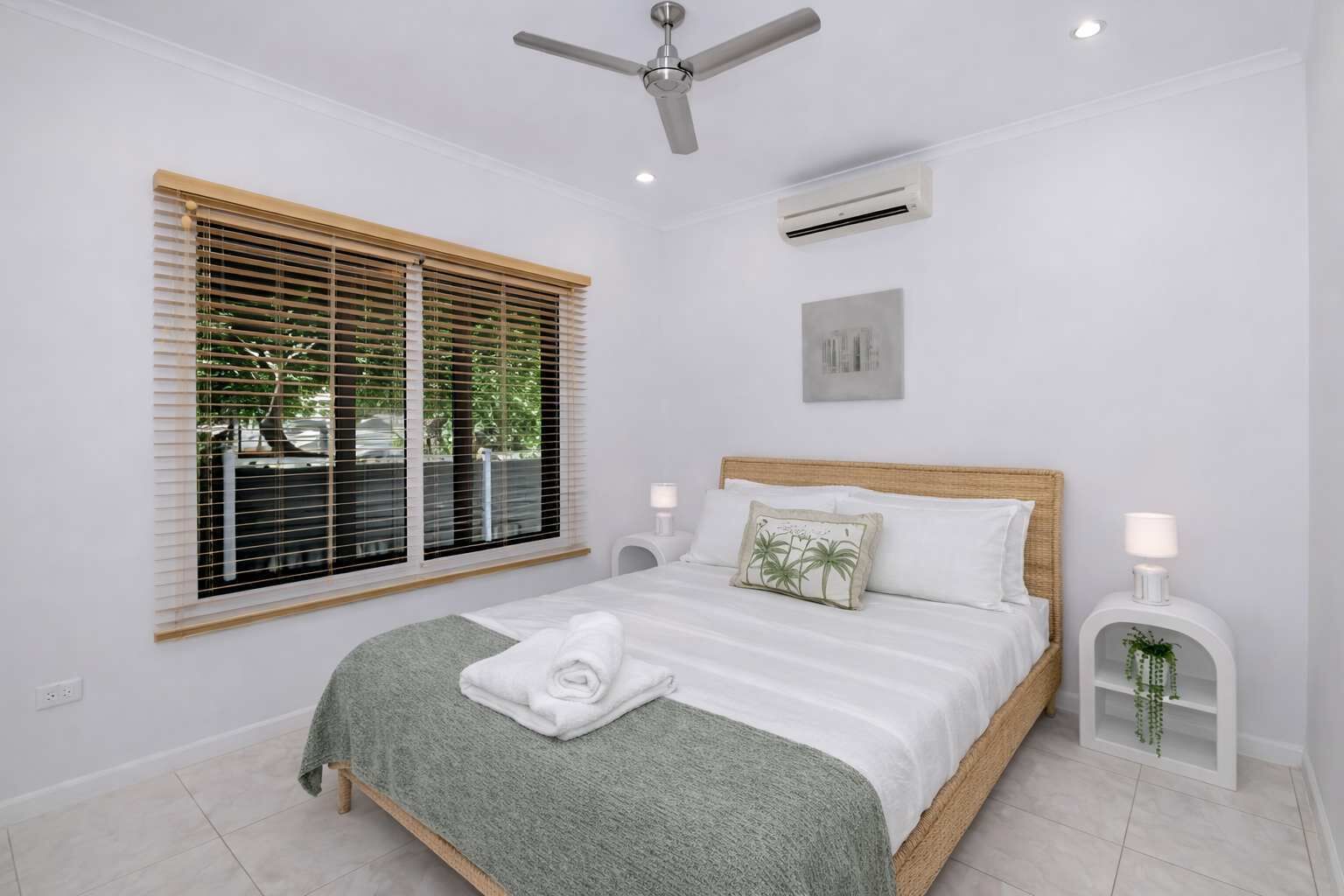 3 bedrooms, iron/ironing board, free WiFi, bed sheets