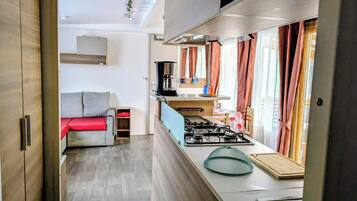 Micro-ondes, plaque de cuisson, lave-vaisselle