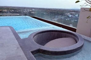 Outdoor pool - Monthly-Stay @ Escent Trang near Robinson mall (Trang)