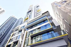 Room - A Chic 2BR Apt, City Views Near Southern Cross (Melbourne)