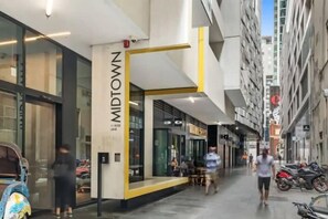 Unclassified image, 5 of 9, button - A Chic 2BR Apt, City Views Near Southern Cross (Melbourne)