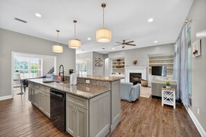 House, 4 Bedrooms | Interior