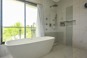 Villa, 2 chambres | Salle de bain | Serviettes fournies