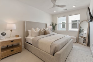 3 bedrooms, desk, laptop workspace, iron/ironing board - Ivory Shores 3 Bedroom Condo (St. George)
