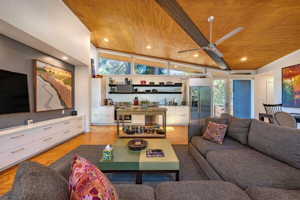 House, 2 Bedrooms | Living area