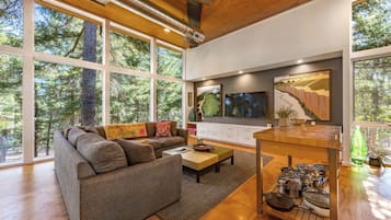 House, 2 Bedrooms | Living area | Smart TV