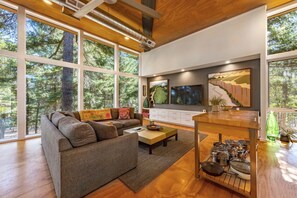 House, 2 Bedrooms | Living area | Smart TV