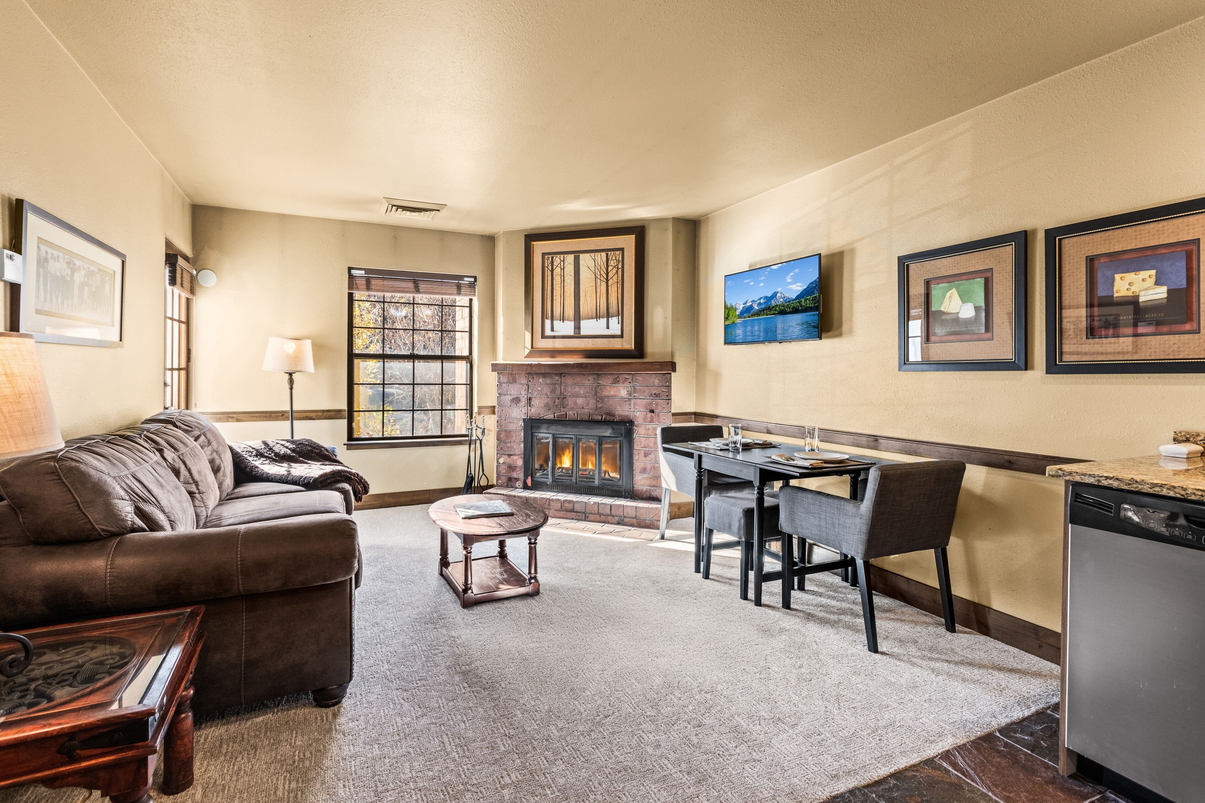 Condo, 1 Bedroom | Living area