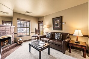 Appart'hôtel, 1 chambre | Coin séjour | TV connectée