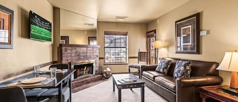 Condo, 1 Bedroom | Living area