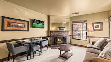 Condo, 1 Bedroom | Living area