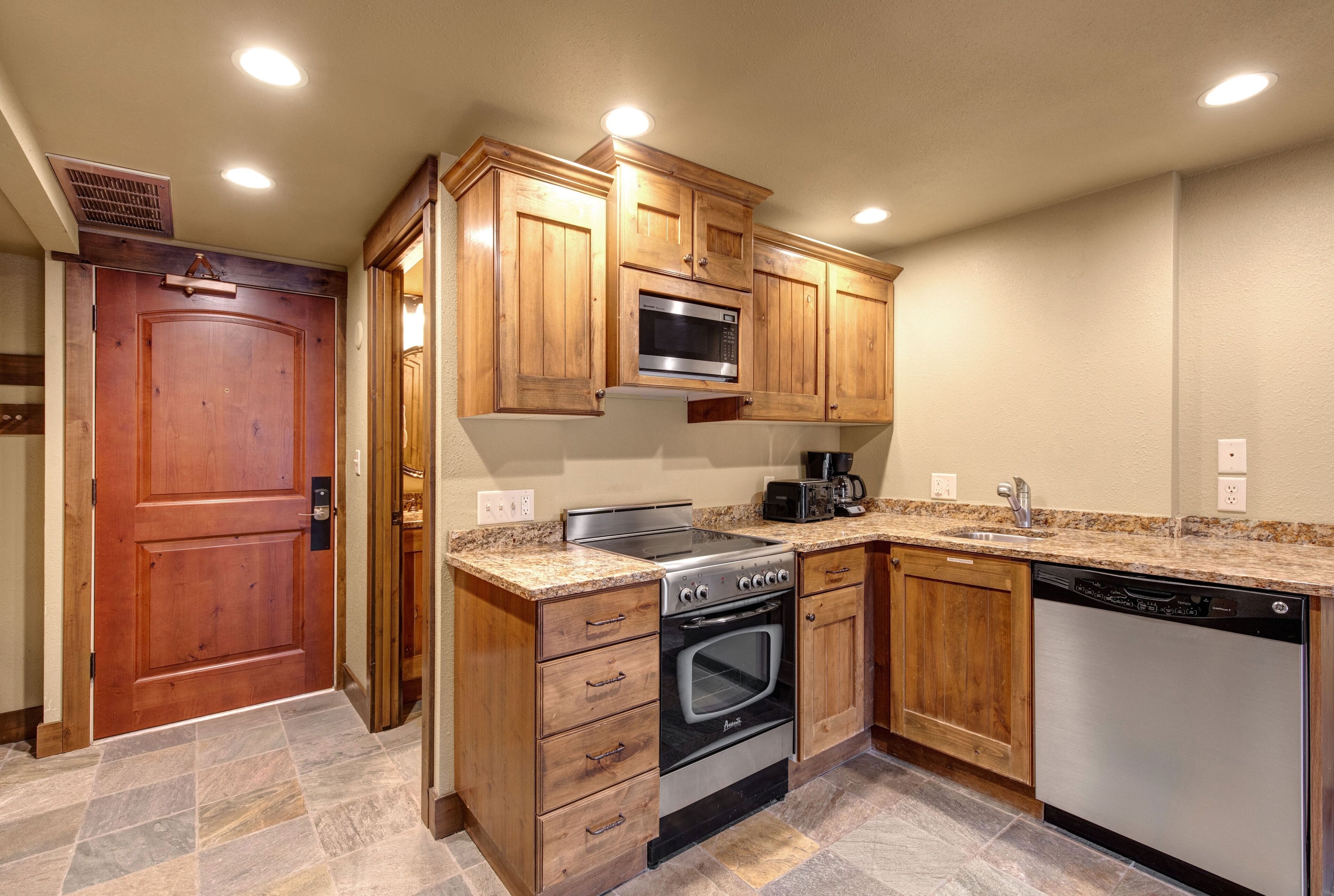 Condo, 1 Bedroom | Private kitchen | Fridge, coffee/tea maker, toaster