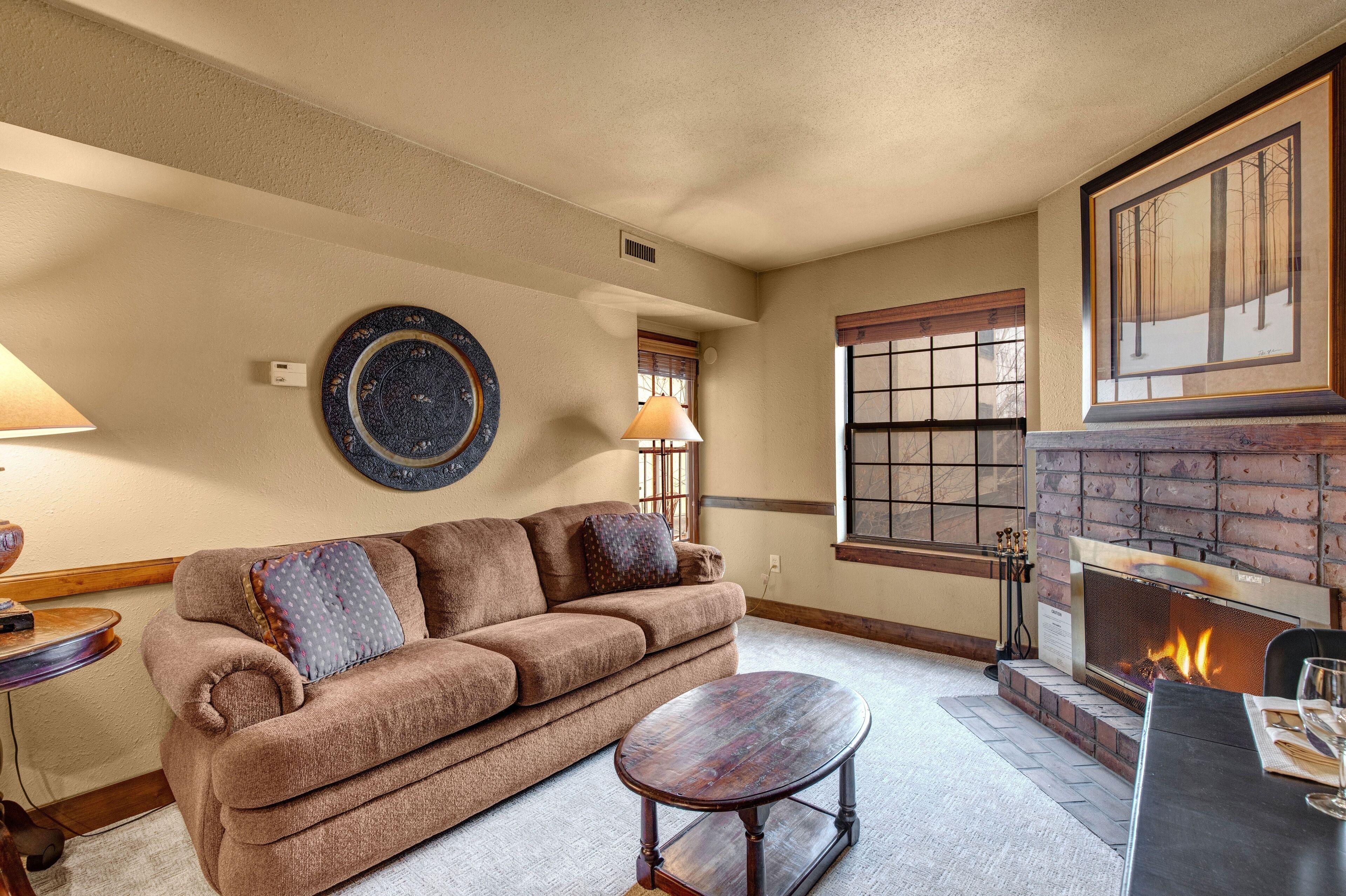 Condo, 1 Bedroom | Living area