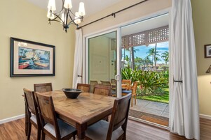 Condo, 2 Bedrooms | Dining
