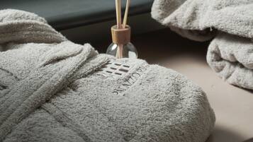 Standard Room, Garden View | Bathroom | Hair dryer, slippers, towels, soap