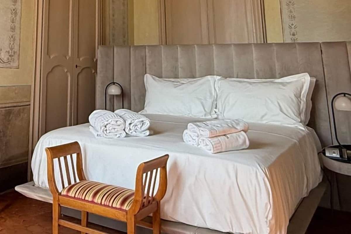 Luxury Suite, City View