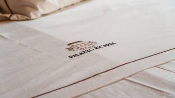 Familieværelse til 4 personer - byudsigt | Pengeskab på værelset, gratis Wi-Fi