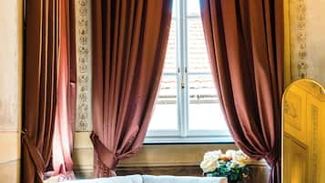 Suite Luxury, vista città | Una cassaforte in camera, Wi-Fi gratuito