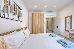 4 bedrooms, iron/ironing board, free WiFi, bed sheets