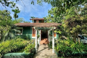 Ảnh chưa phân loại, 2 trong số 13 ảnh, nút