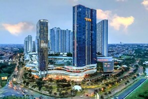Unclassified image, 4 of 21, button - 2 BR ANDERSON 25floor above pakuwon mall the biggest shopping center (Wiyung)